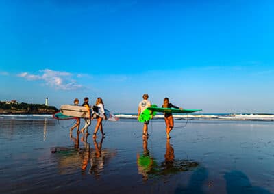 Collage van vier verschillende strandvakantie foto’s in de Atlantische kust van Frankrijk.