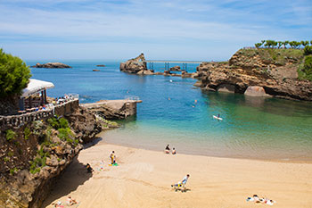 Het strand en de zee in Biarritz aan de Atlantische Kust van Frankrijk.