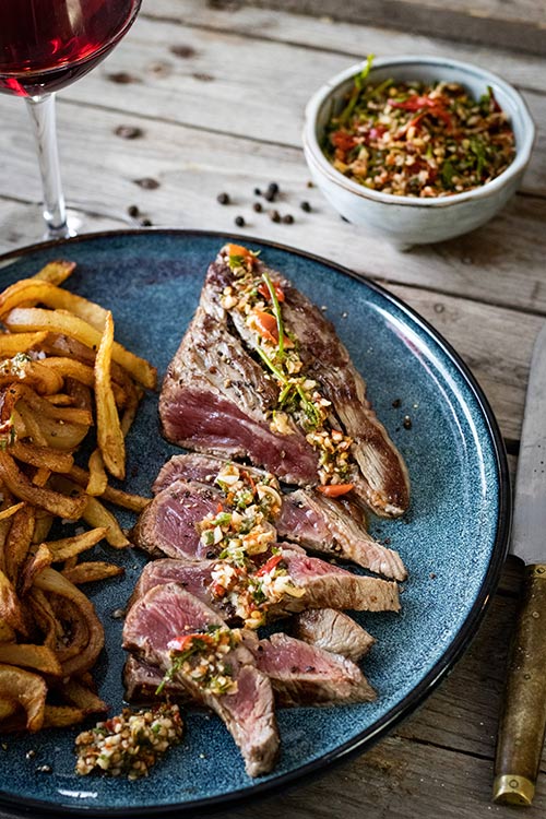 Een bord met Boeuf Chimichurri in Landes.