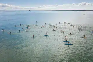 Kleurrijke drukte op de Atlantische Oceaan bij de Fort Boryard Challenge